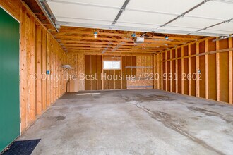 611 E Burnett St in Beaver Dam, WI - Building Photo - Building Photo