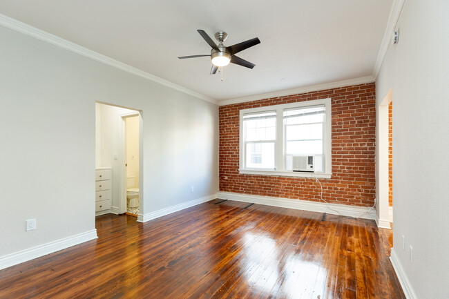 La Chalfonte Apartments - Newly Renovated in Los Angeles, CA - Building Photo - Interior Photo