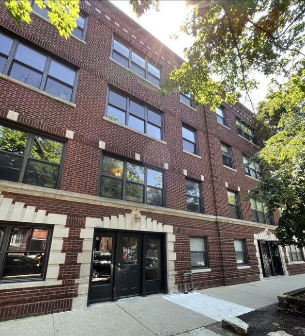 3321 N Lakewood Ave, Unit 3323-G in Chicago, IL - Foto de edificio