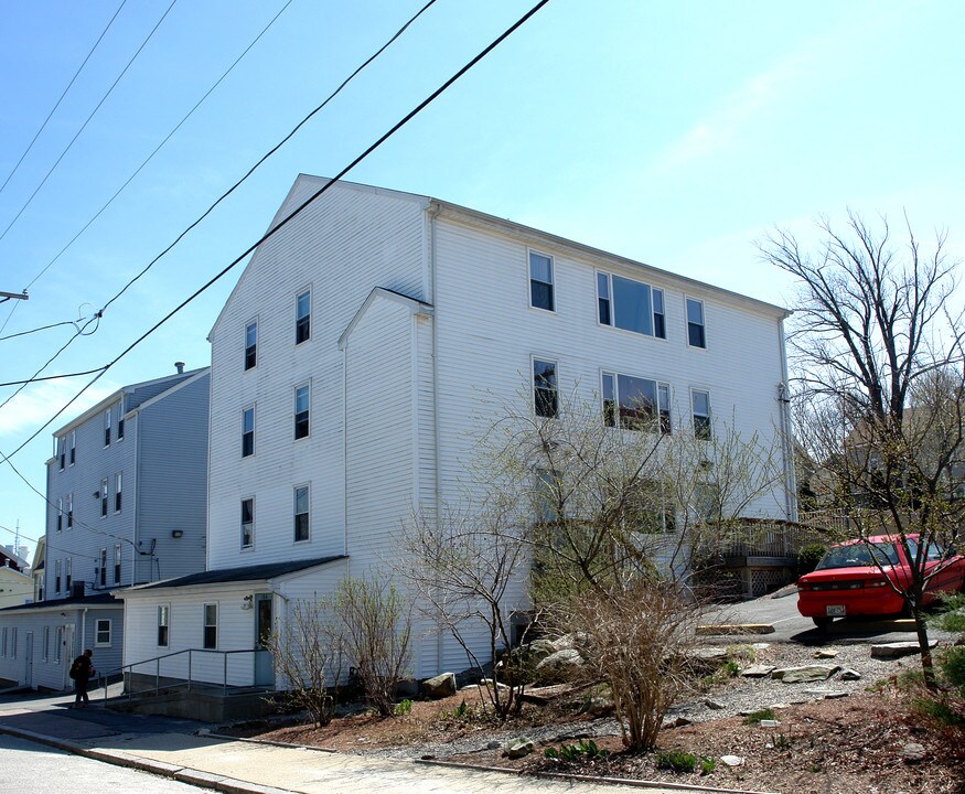 184 Sayles St in Woonsocket, RI - Foto de edificio