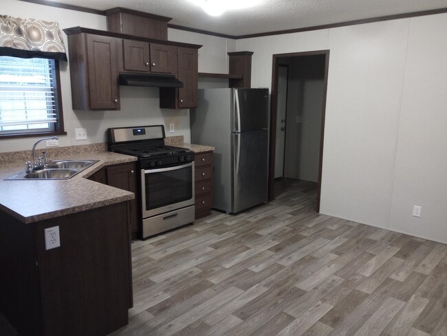 2701 Huizenga St in Norton Shores, MI - Building Photo - Building Photo