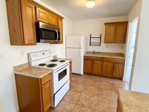 1402 E Scarlet Dr in Flagstaff, AZ - Building Photo - Building Photo