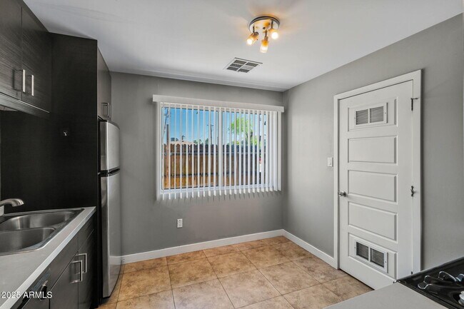 822 E Montecito Ave in Phoenix, AZ - Building Photo - Building Photo