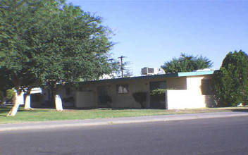 Glen Drive Apartments in Glendale, AZ - Building Photo - Building Photo