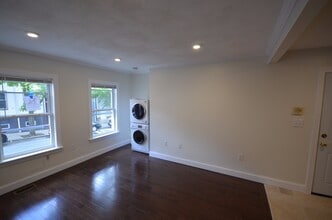 128 Brooks St, Unit 1 in Boston, MA - Building Photo - Building Photo