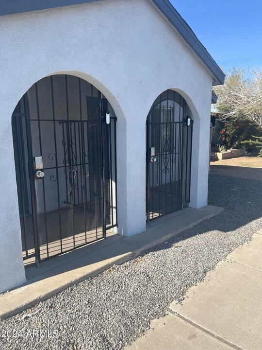 610 N 27th Ave, Unit B in Phoenix, AZ - Building Photo