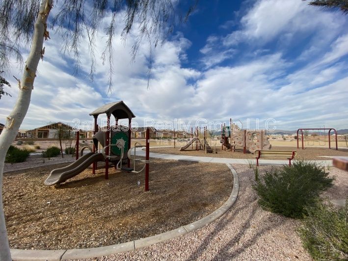 24402 W Pueblo Ave in Buckeye, AZ - Building Photo