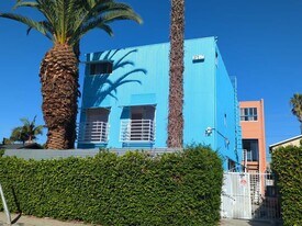 915 Broadway St in Los Angeles, CA - Building Photo