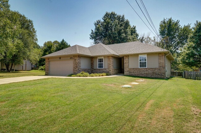 4842 E Farm Rd 136 in Springfield, MO - Building Photo - Building Photo