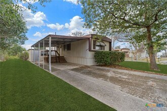 1506 Honeysuckle Ln in New Braunfels, TX - Building Photo - Building Photo