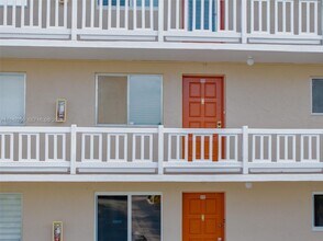 3581 Inverrary Dr in Lauderhill, FL - Building Photo - Building Photo