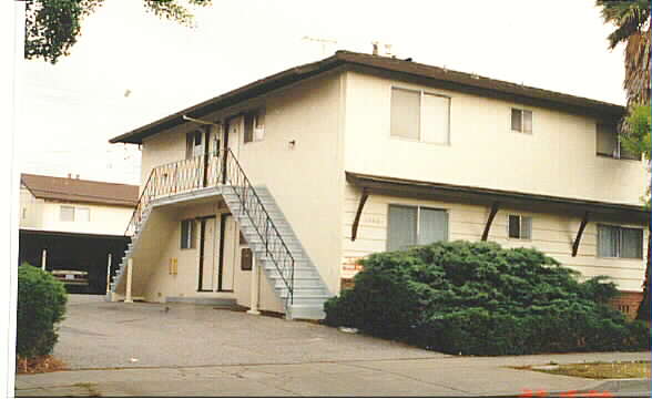 1666 Ontario Dr in Sunnyvale, CA - Foto de edificio - Building Photo