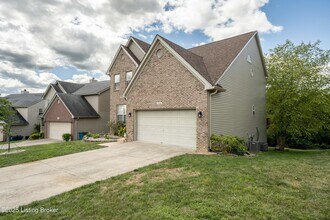 1104 Miles View Ct in Louisville, KY - Building Photo - Building Photo
