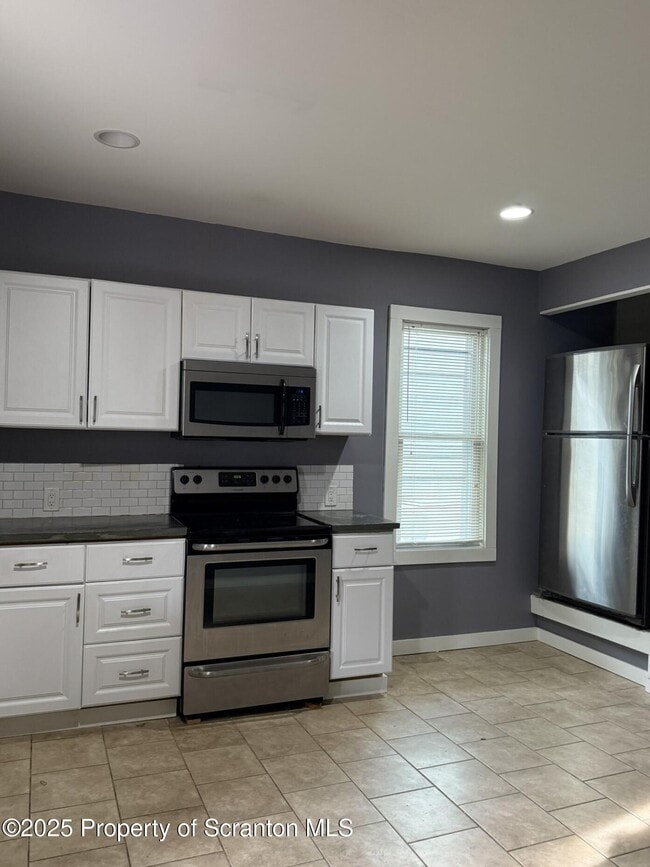 295 Dundaff St in Carbondale, PA - Building Photo - Building Photo