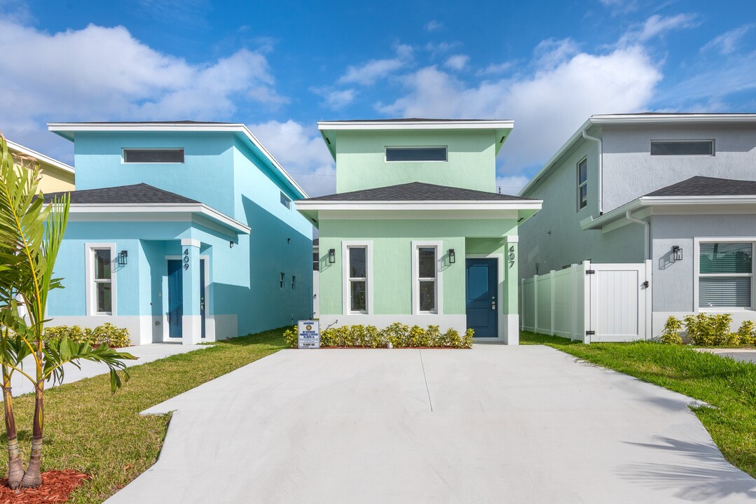 407 NW 12th Ave in Boynton Beach, FL - Building Photo