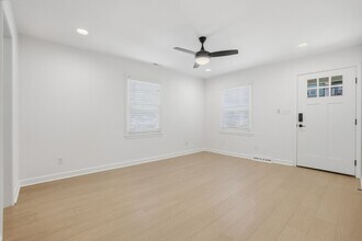 316 Hollis Rd in Charlotte, NC - Building Photo - Building Photo