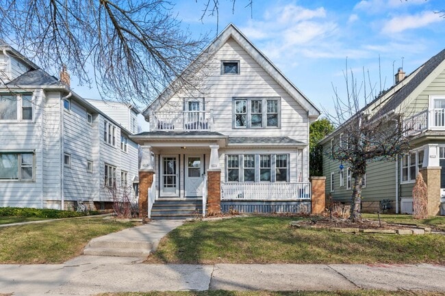 property at 4518 N Woodburn St