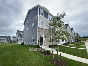 4815 Jackson Vlg Pkwy in Fredericksburg, VA - Building Photo - Building Photo