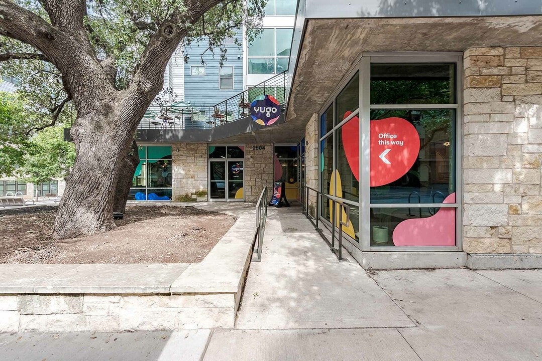 Yugo Austin Corner in Austin, TX - Foto de edificio