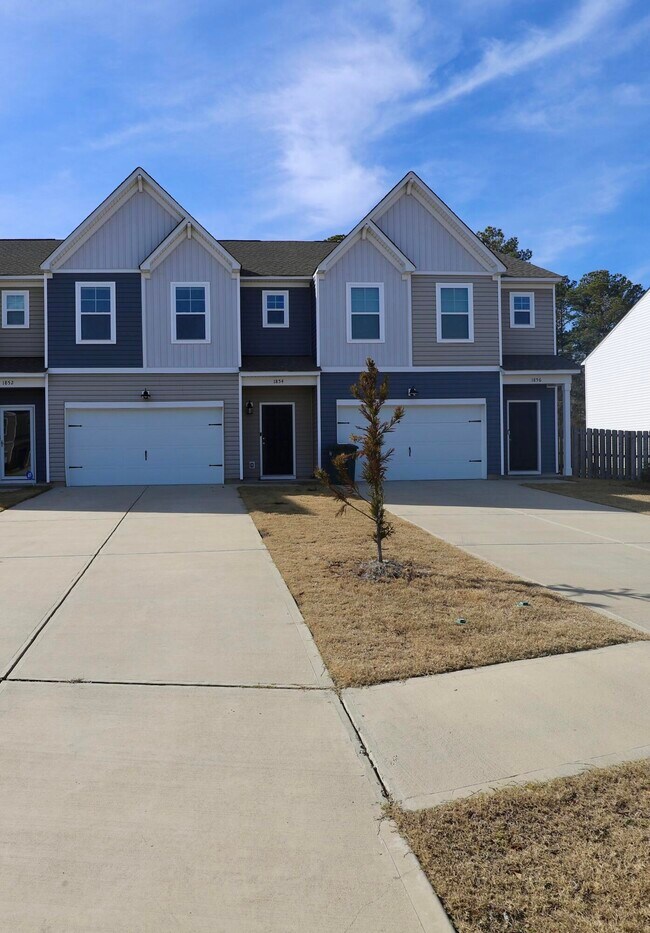 1854 Gabriel Ln in Sumter, SC - Building Photo - Building Photo
