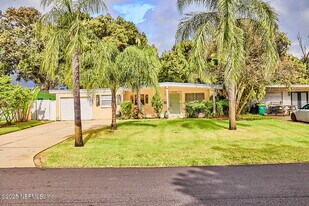 819 4th St N in Jacksonville Beach, FL - Building Photo