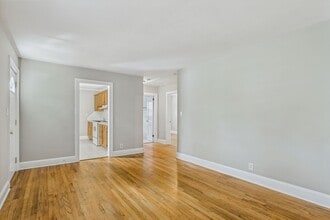 703 S Holden Rd in Greensboro, NC - Building Photo - Building Photo