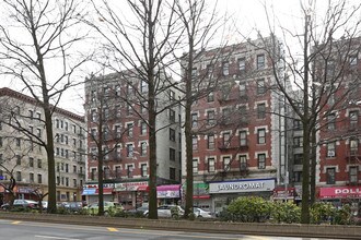 3850-3858 Broadway in New York, NY - Foto de edificio - Building Photo