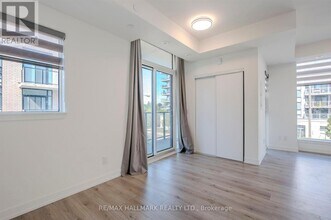 871-871 Sheppard Ave W in Toronto, ON - Building Photo - Building Photo