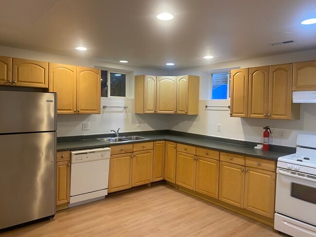 5329 9th Ave NE in Seattle, WA - Building Photo - Building Photo