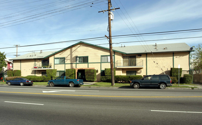 11847 Vanowen St in North Hollywood, CA - Foto de edificio - Building Photo