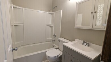 4239 Lewis Ave in Toledo, OH - Building Photo - Building Photo