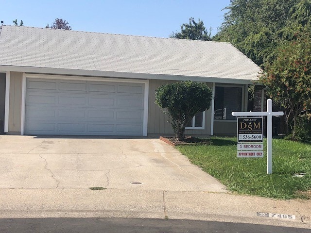 property at 7465 Bellbrook Ct