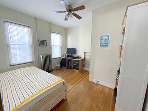 88 Bristol Rd, Unit 1 in Medford, MA - Foto de edificio - Building Photo