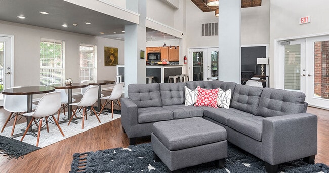 Broadmoor Apartments in Henrico, VA - Building Photo - Building Photo