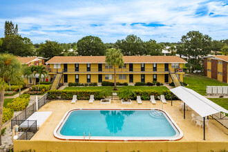 Ridge Manor Apartments in Sarasota, FL - Building Photo - Building Photo