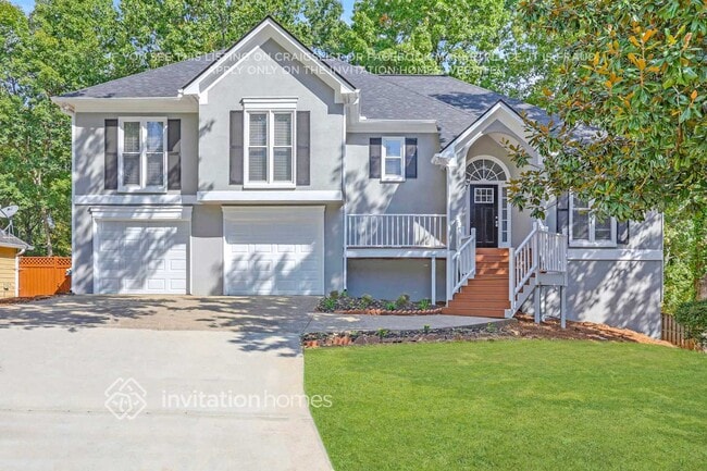 property at 2447 Doubletree Dr NW