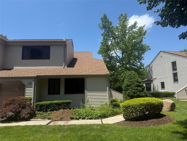 property at 15 Lakeridge Dr