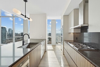 1114 W Carroll Ave in Chicago, IL - Building Photo - Building Photo