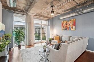 1001 Belleview St in Dallas, TX - Building Photo - Building Photo
