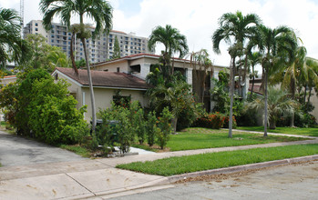 33 Phoenetia Ave in Coral Gables, FL - Building Photo - Building Photo