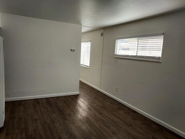 6091 Horton Dr in La Mesa, CA - Foto de edificio - Building Photo