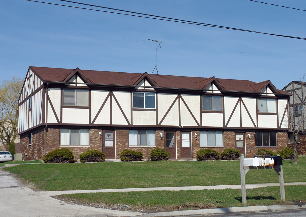 Merrillville 4 Plexes in Merrillville, IN - Building Photo