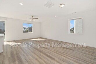 2418 Cottongrass Ave in Loveland, CO - Foto de edificio - Building Photo