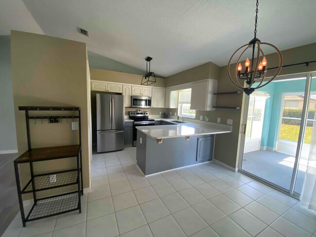 3915 E Lake Todd Dr in Hernando, FL - Building Photo - Building Photo