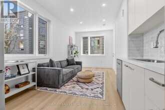 45 Bellevue Ave in Toronto, ON - Building Photo - Building Photo