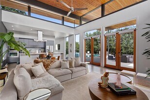 1302 Socorro Dr in Austin, TX - Building Photo