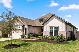 500 Wild Grv Ln in Sealy, TX - Foto de edificio - Building Photo