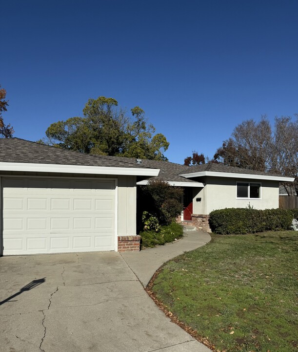 1 Rose Mead Cir in Sacramento, CA - Foto de edificio