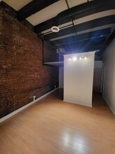 254 Friend St, Unit #1 in Boston, MA - Foto de edificio - Building Photo