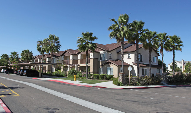 Dove Canyon Apartment Homes in San Diego, CA - Building Photo - Building Photo